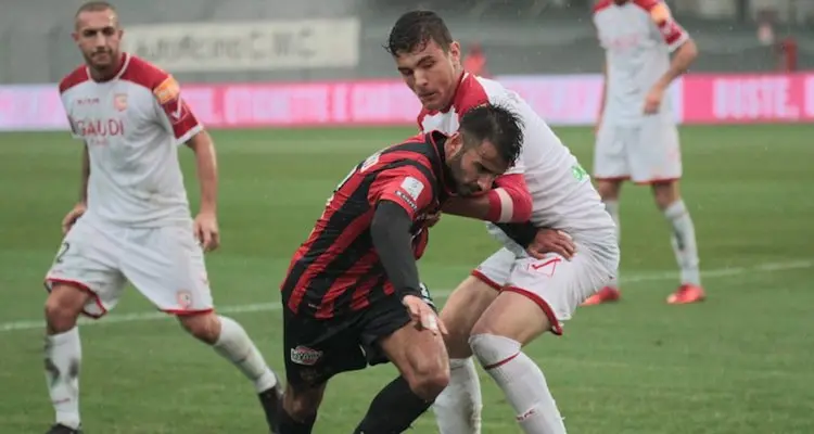 Pescara solo in vetta, vola il Lecce. Tabellini e voti dopo il 7° turno di Serie B