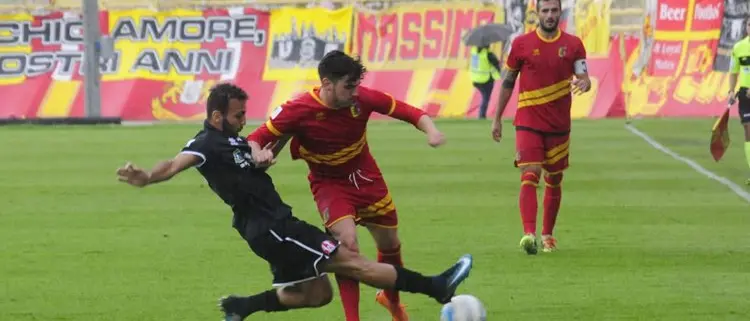 Rende fuori dalla Coppa Italia. Catanzaro avanti ai supplementari (3-1)