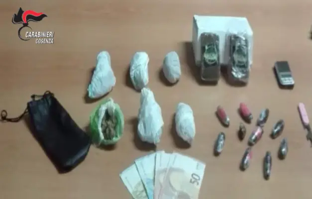 Castrolibero, arrestato 35enne: aveva 350 grammi di droga