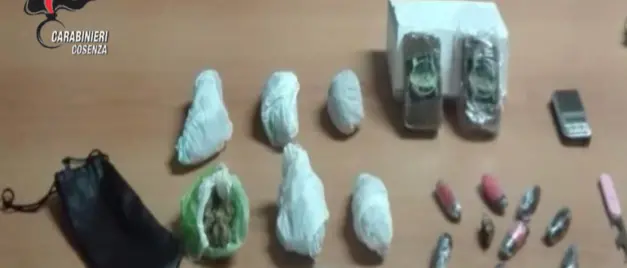 Castrolibero, arrestato 35enne: aveva 350 grammi di droga