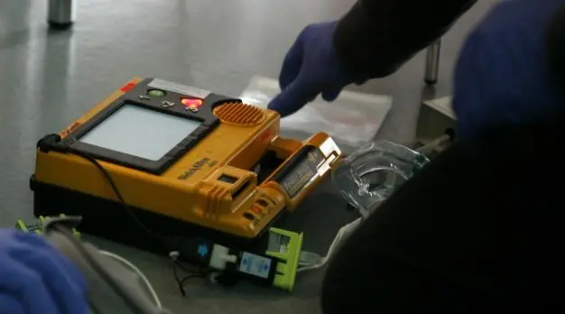 Vaccarizzo, il gruppo \"Comune Amico\" dona due defibrillatori