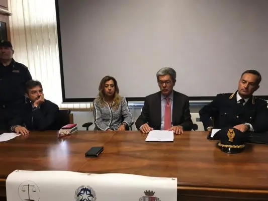 Piazza di spaccio, i nomi degli arrestati. I pm: «Cosenza naviga sulla droga»