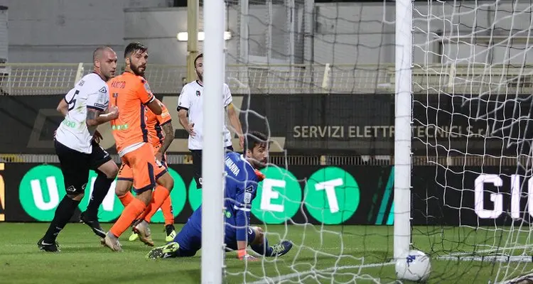 Il Pescara tenta la fuga: a La Spezia vince 3-1