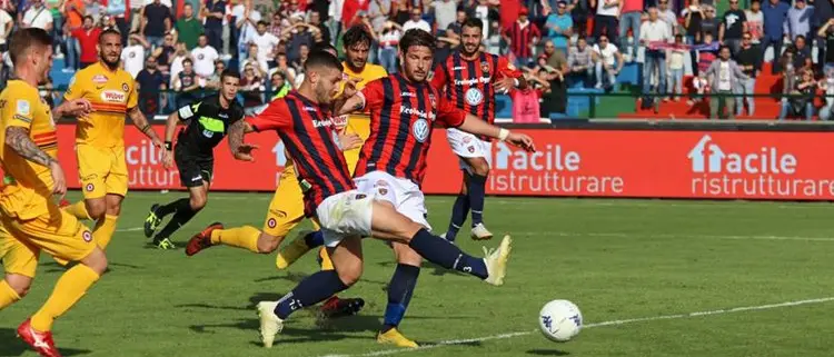 Tutino superstar del Marulla. Il Cosenza annichilisce il Foggia (2-0)