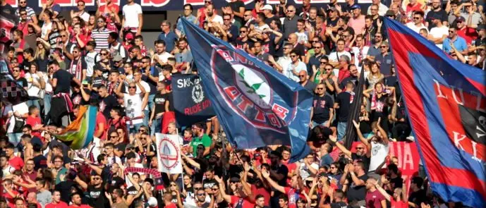 Gli Anni Ottanta: «Guarascio lasci il Cosenza. Non andremo in Comune»