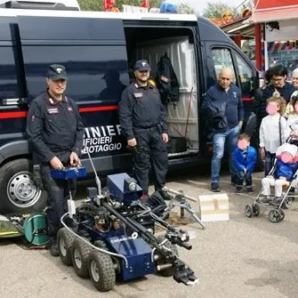 Lezioni di sicurezza dei carabinieri durante l'Oktoberfest [FOTO]