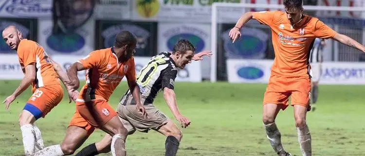 Rende, notte da favola. Vince in casa della Sicula ed è primo (0-2)