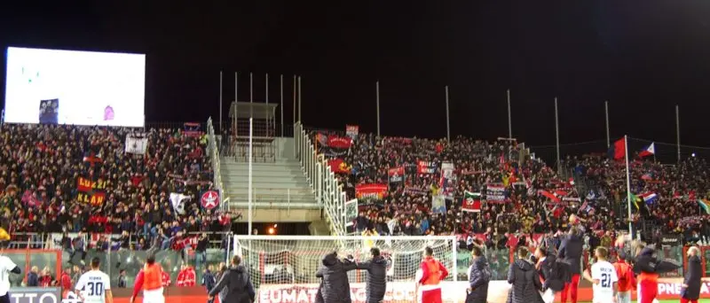 Finisce il derby, la festa del Cosenza sotto la curva ospiti in delirio [VIDEO]