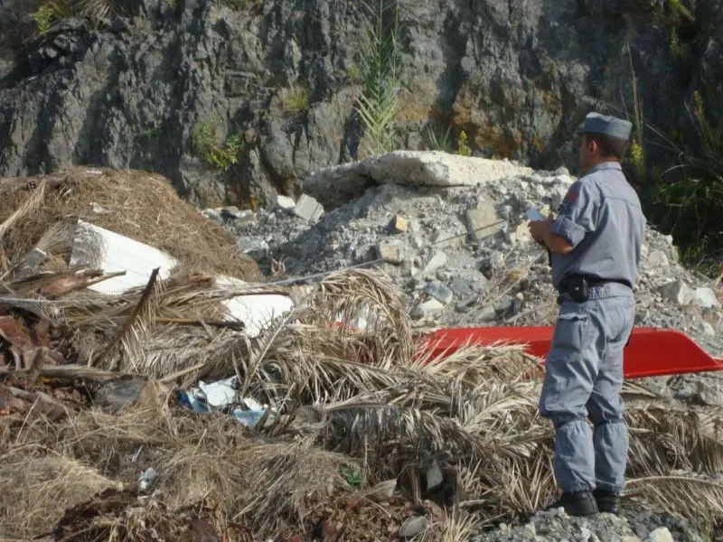 Scalea, sequestrata area di 14mila metri quadrati: c'erano rifiuti