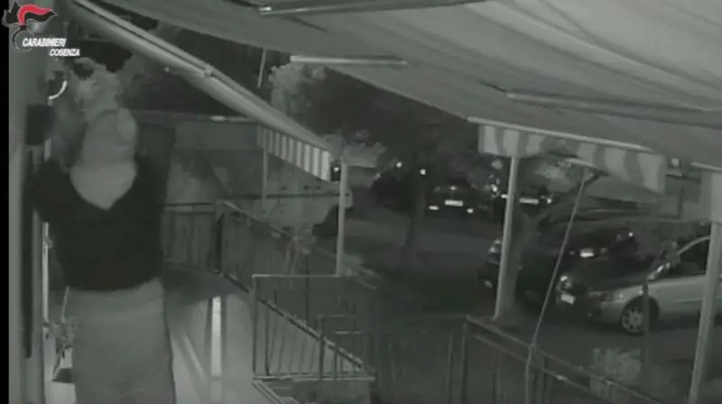 Paola, gruppo criminale dedito ai furti: arrestate 9 persone [VIDEO]