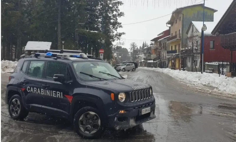 Camigliatello Silano, rubate auto ai turisti. I carabinieri le ritrovano