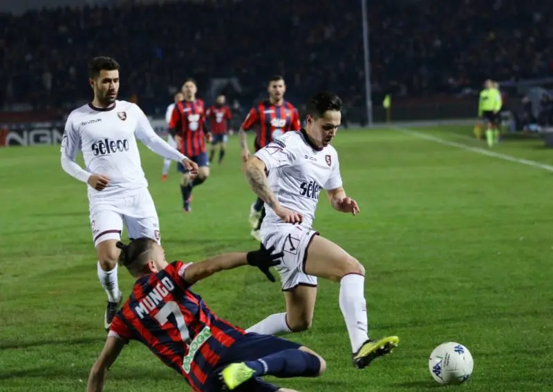 Cosenza, l'altra faccia del calciomercato. Ci sono 7 calciatori in scadenza