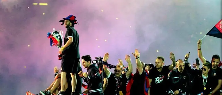 Il Cosenza arriva al Marulla con la coppa: è il video più cliccato del 2018