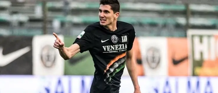 Trinchera a Milano per il calciomercato. Il Cosenza prende info su Marsura