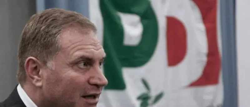 Pd Cosenza all'attacco del commissario regionale Stefano Graziano: «E' bocciato»