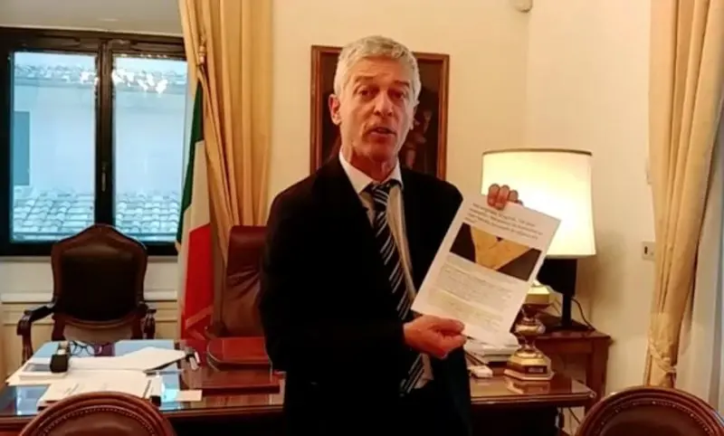 Magistrati indagati, Nicola Morra: «Inchiesta molto grave»