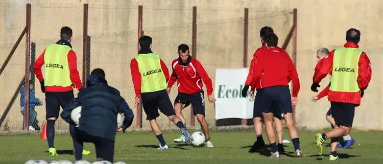 Il Cosenza non cambia abito con l'Ascoli. Sarà l'ultima di Baclet al Marulla?