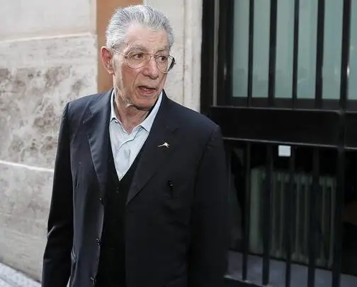 Fondi Lega, il legale cosentino che ha tirato fuori dai guai Umberto Bossi