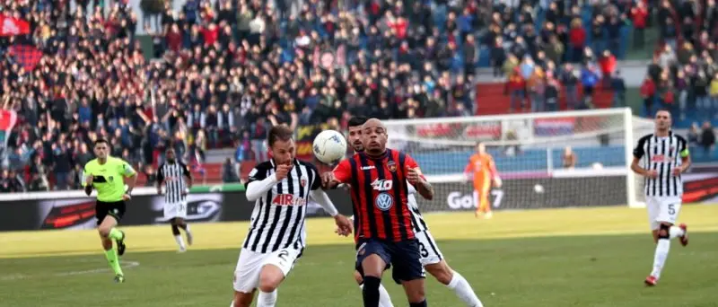 Crollano Palermo e Verona. Risorge il Padova, Crotone ultimo