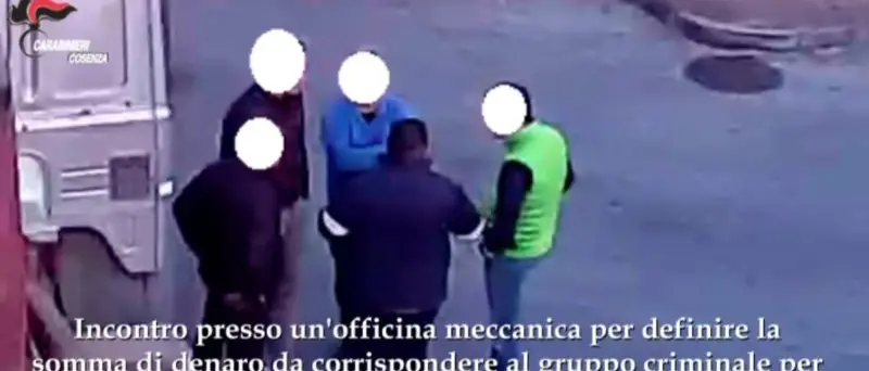 \"LAST MINUTE\" | Ripreso il pestaggio di un pusher [VIDEO]