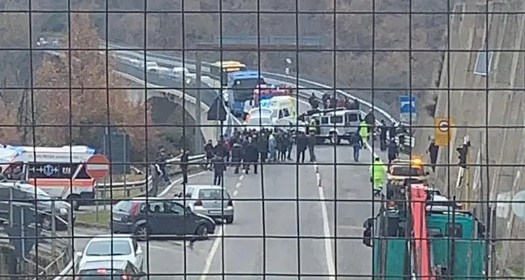 Incidente mortale sul ponte di Celico poco dopo l’ora di pranzo