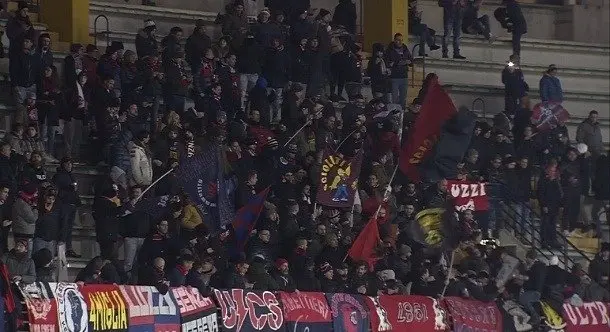 Cosenza, 400 fan al seguito. Al Bentegodi tifo da matti con esultanza