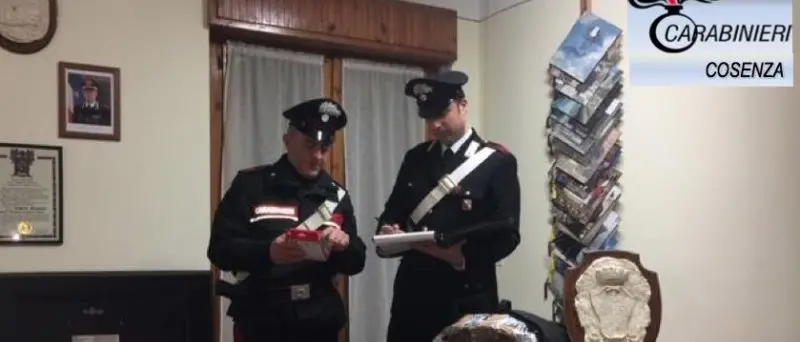 Rubano giochi della Playstation all'Unieuro di Scalea: arrestati