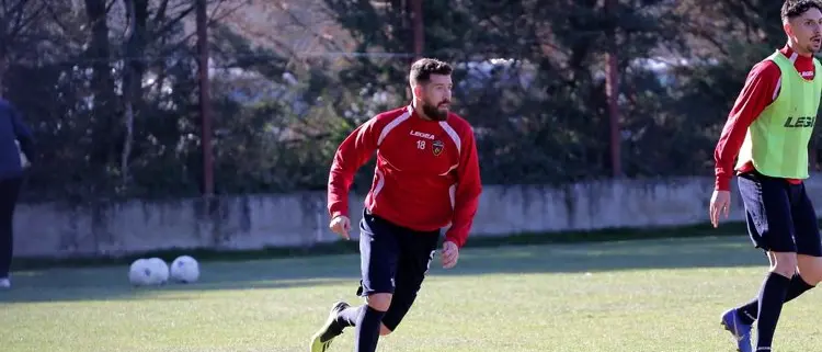 Cosenza, positivo il primo allenamento di Izco. Il contratto a breve