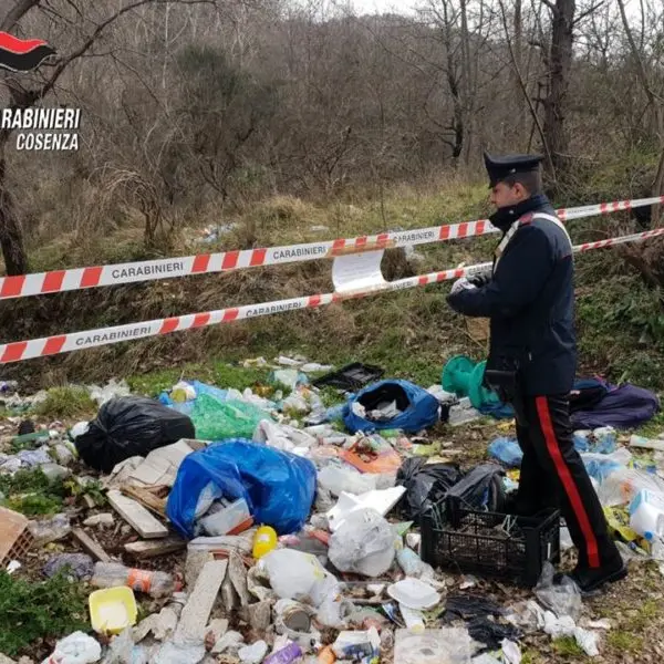Cosenza, i carabinieri sequestrano una discarica abusiva