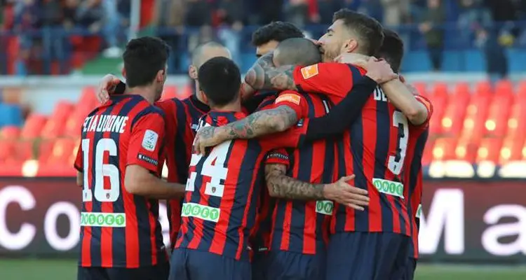 Cosenza squadra rivelazione della Serie B. Nessun calciatore nella \"top 11\"