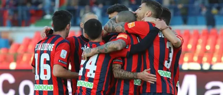 Cosenza squadra rivelazione della Serie B. Nessun calciatore nella \"top 11\"