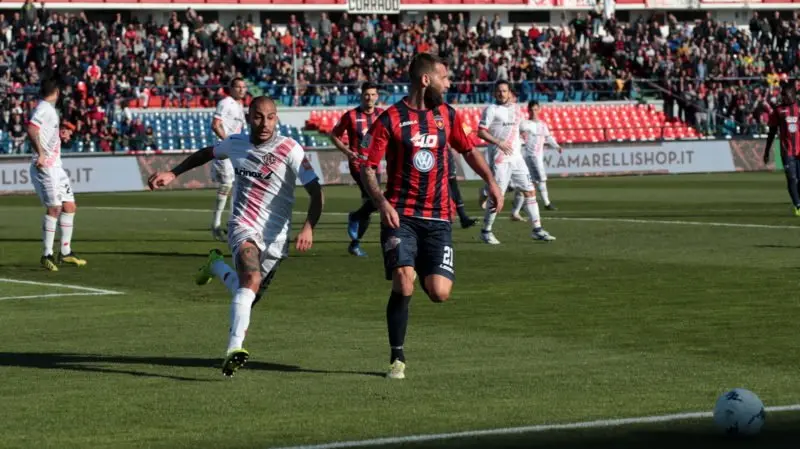Cosenza, sei i calciatori che aspettano il rinnovo di contratto