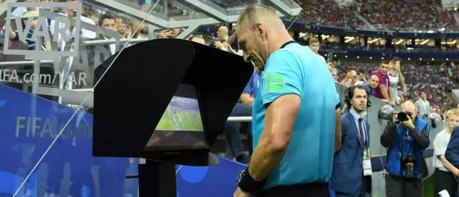 Var in Serie B, sì per le gare di playoff e playout. Dall'anno prossimo...
