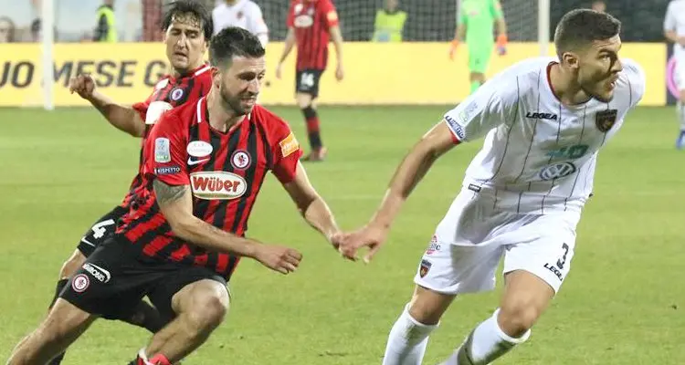 Serie B, la barzelletta continua: il Tar dà il via libera ai playout