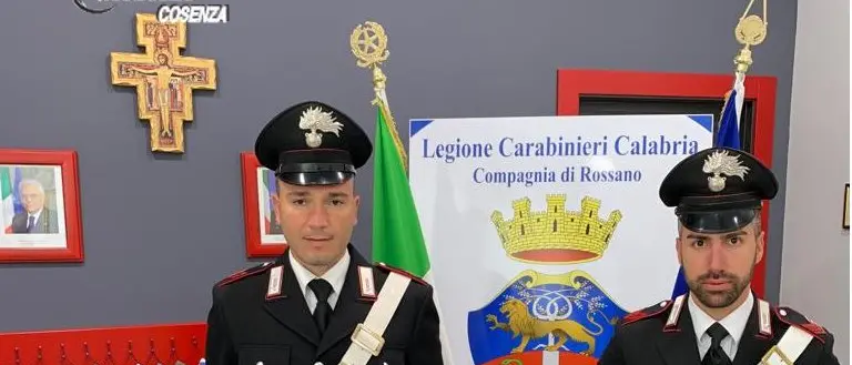 Due chili e mezzo di droga nell'automobile: arrestati