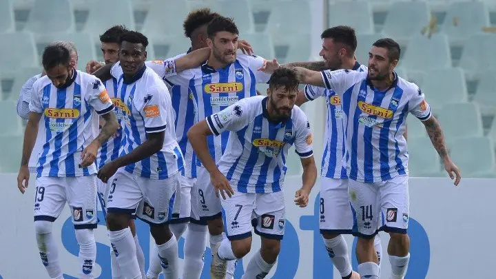 Foto Fabio Urbini /LaPresse06 Ottobre 2018 Pescara (PE) Italiasport calcioPescara vs Benevento - Campionato di calcio Serie BKT 2018/2019 - stadio Cornacchia.Nella foto:Mancuso Pescara esulta dopo il gol 1-0Photo Fabio Urbini/LaPresseOctober 06, 2018 Pescara (PE) Italysport soccerPescara vs Benevento - Italian Football Championship League BKT 2018/2019 - Cornacchia stadium.In the pic:Mancuso Pescara celebrates after scoaring goal 1-0