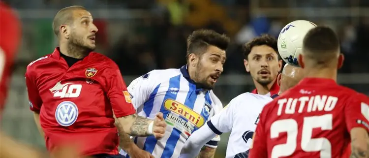 Palermo in marcia verso la A. In coda Livorno ok, pari Crotone