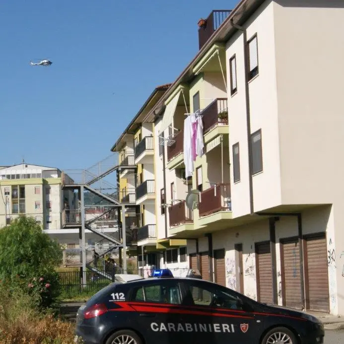 Weekend lontano da casa, ma era evaso dai domiciliari: arrestato