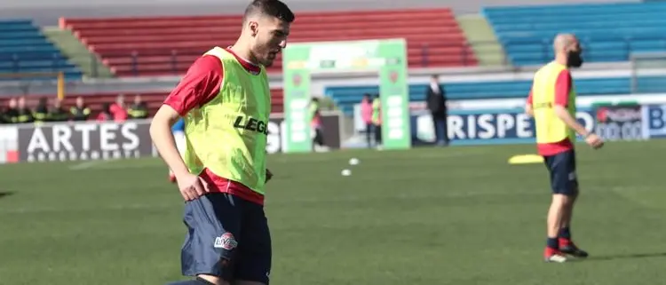 Cosenza, c'è un dubbio per reparto. Ma il 4-3-3 è più che un'idea