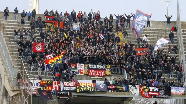 Lecce-Cosenza: la fotogallery della partita del Via del Mare