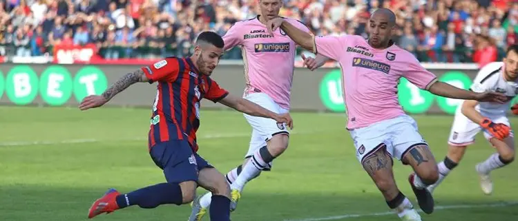 Il Palermo scappa, Sciaudone lo agguanta. Il Cosenza fa 1-1
