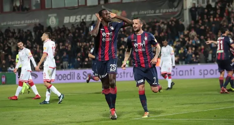 Lotta al vertice avvincente, Spezia in zona playoff. Il punto sulla Serie B
