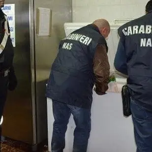 Cosenza, blitz dei carabinieri nella ristorazione degli istituti scolastici