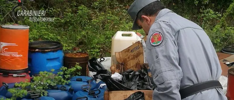 Abbandono di rifiuti, denunciato l'amministratore della \"Rende servizi\"