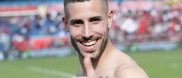 L'addio di Tutino al Cosenza: «Qui sono diventato uomo e papà»