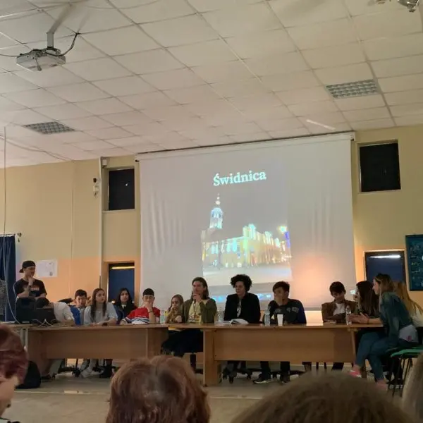 Scalea, presentato al Liceo Metastasio il \"Progetto Scambio di classe\"