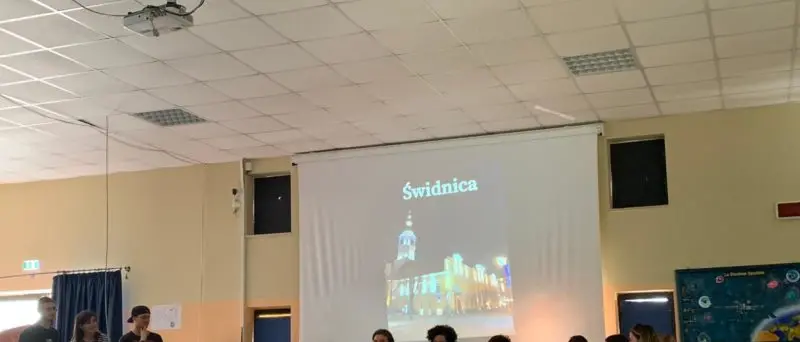 Scalea, presentato al Liceo Metastasio il \"Progetto Scambio di classe\"