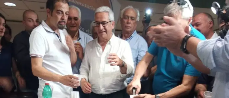 Marcello Manna spazza via \"l'ammucchiata\" di Sandro Principe: Rende festeggia