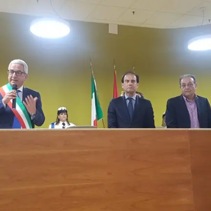 «Da oggi si riparte». A Rende inizia il secondo tempo di Manna (FOTO E VIDEO)
