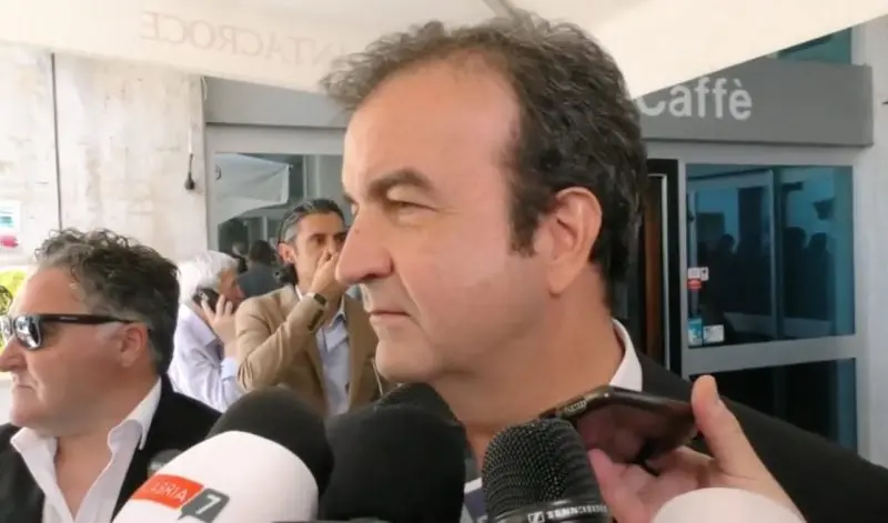 Piazza Bilotti sequestrata, la replica del sindaco Mario Occhiuto